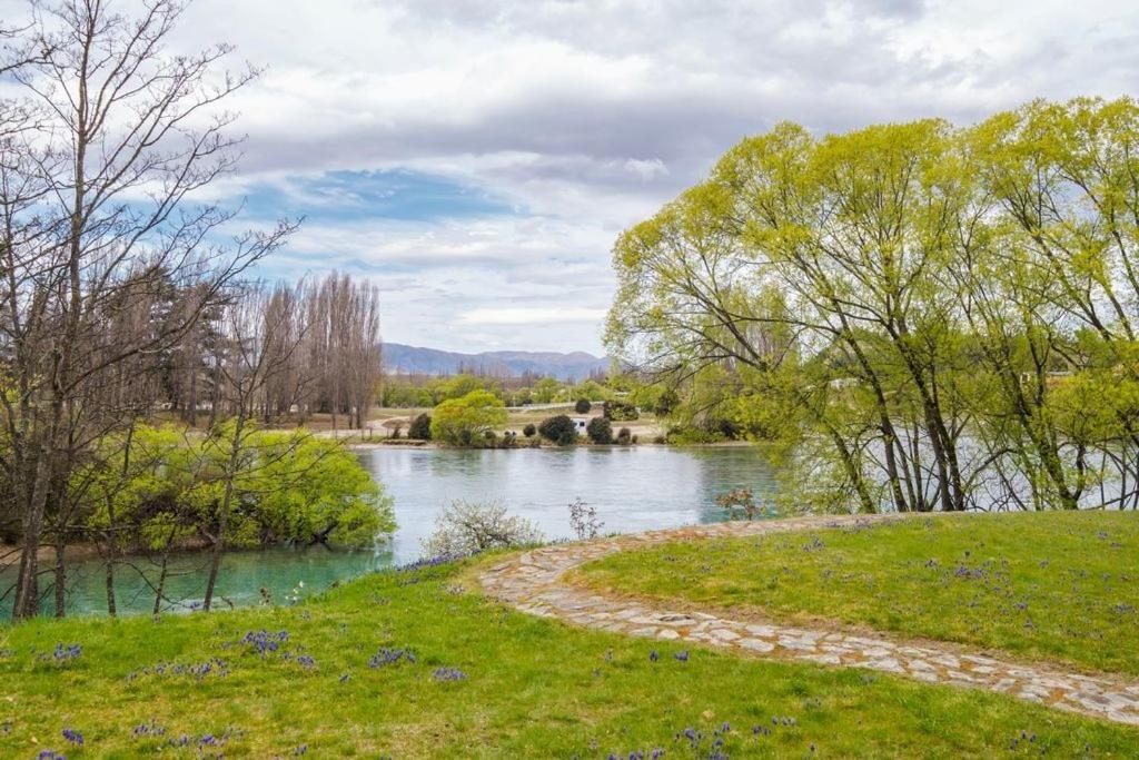 Wanaka Stone Cottage - Wanaka Holiday Home Buitenkant foto